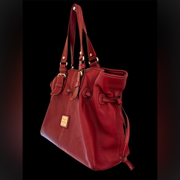 Dooney and Bourke red pebble leather Chiara Bag - Picture 4 of 10